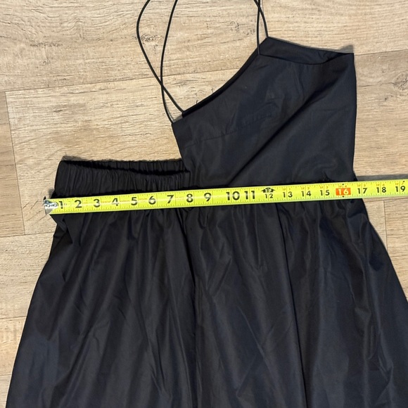 Commense Backless Maxi - Picture 9 of 10